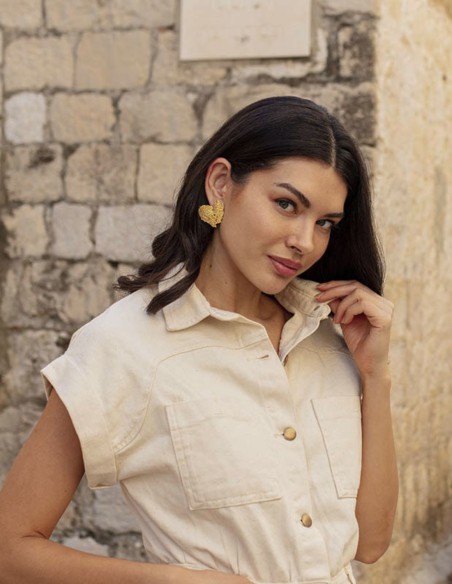 Boucle d'oreilles d'or avec relief