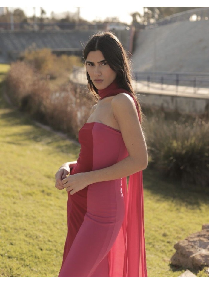 Fular de gasa fina rojo multiposición para look de invitada