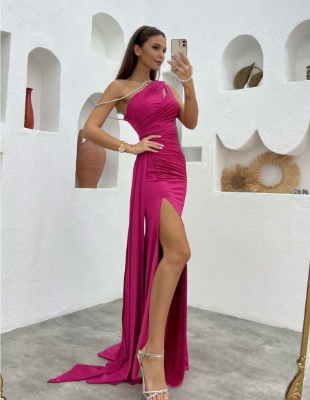 Evening dress with a slit