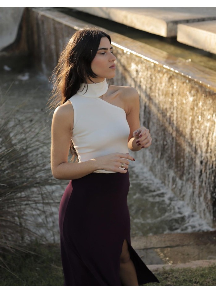 Party top with sleeveless choker white