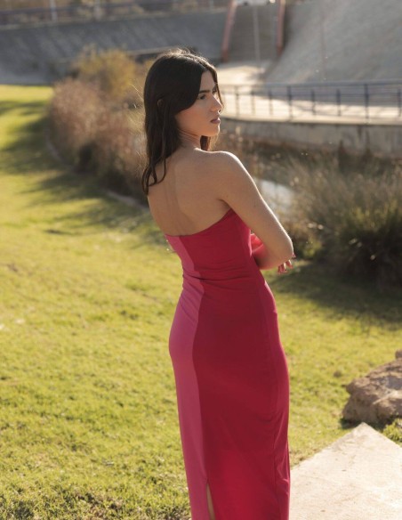 Robe midi tricolore magenta avec encolure sans bretelles