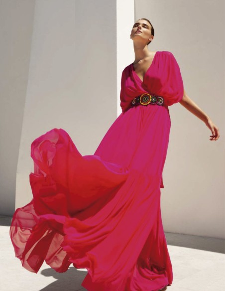 Long party dress with batwing sleeves and neckline