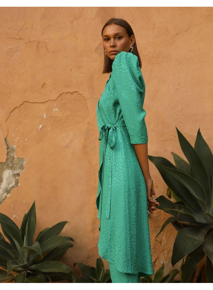 Conjunto blusa cruzada y pantalón recto de...