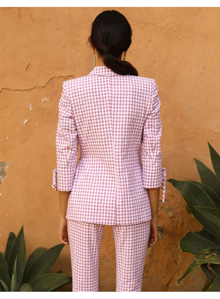 Traje de fiesta con estampado vichy de chaqueta anudada y pantalón pitillo