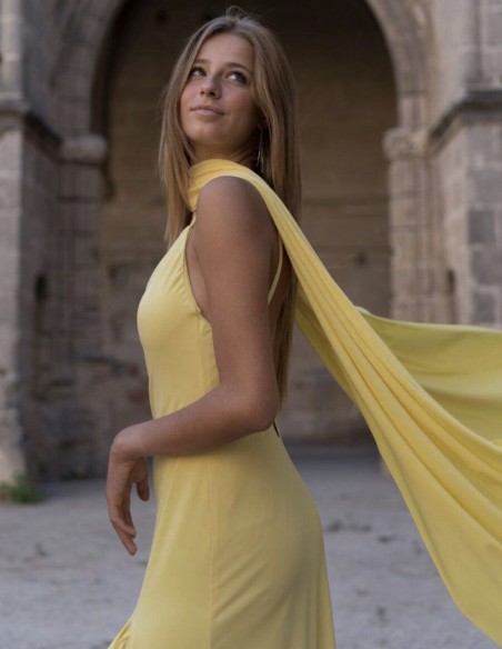 Vestido de fiesta midi con espalda descubierta y detalle volantes