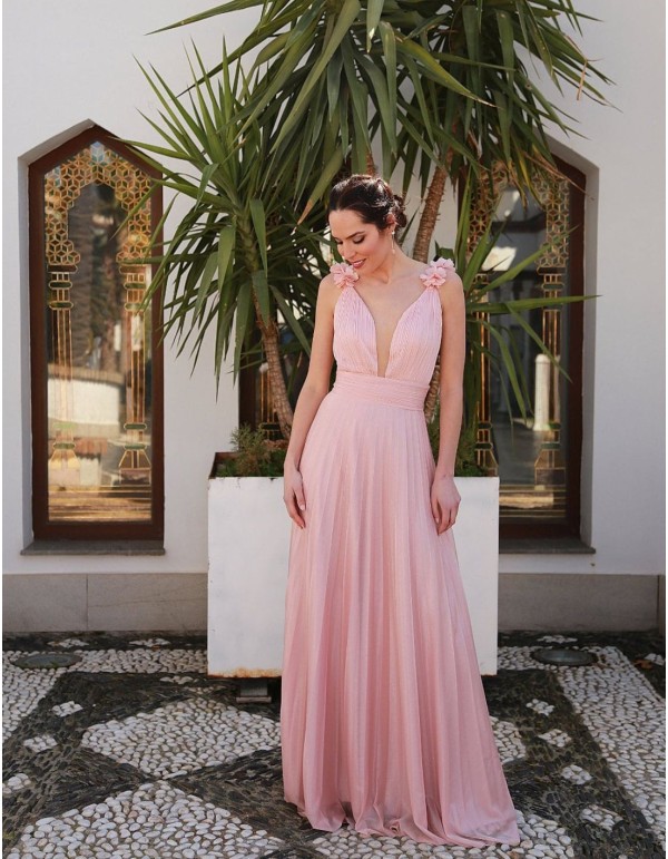Long pleated dress with an off-the-shoulder neckline and... 2