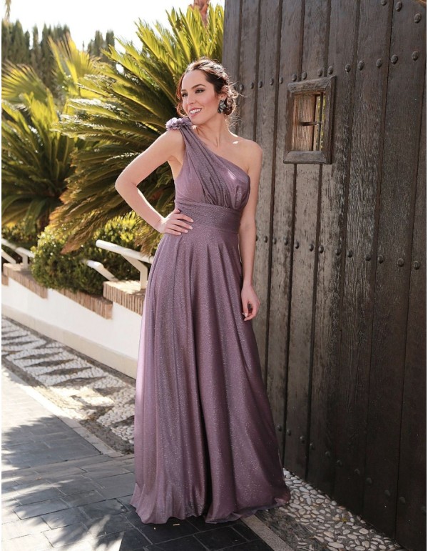 Vestido largo escote asimétrico con adorno en el hombro