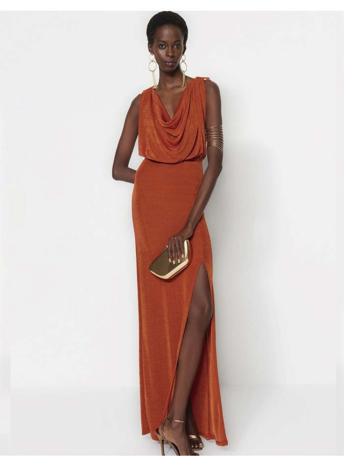 Vestido de fiesta griego con detalles dorados