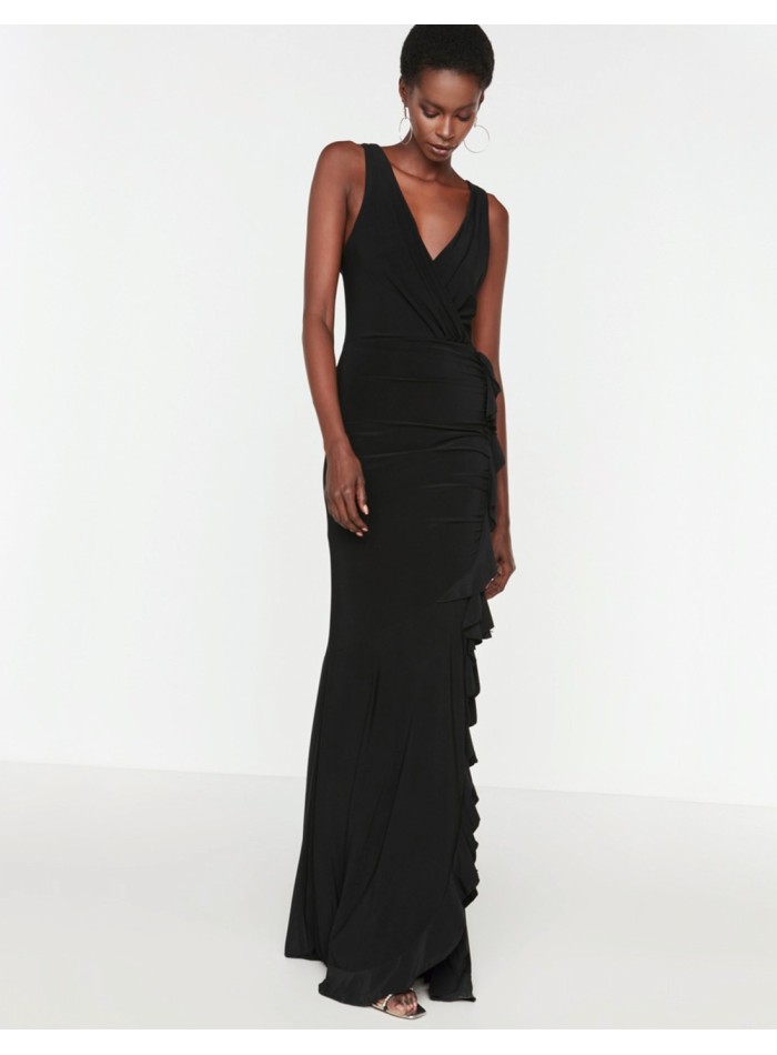 Stretch evening dress with ruffled and slit