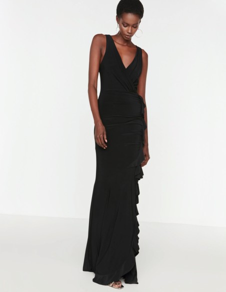 Stretch evening dress with ruffled and slit