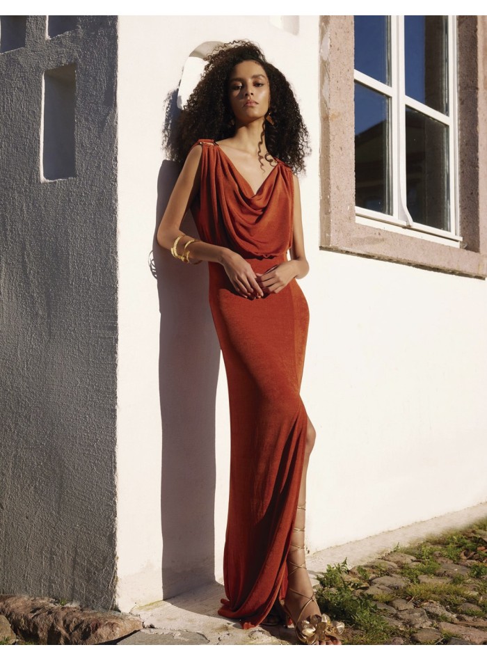 Robe de fête grecque avec détails dorés