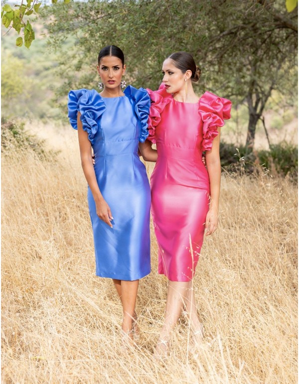 Robe de cocktail en satin avec manches ange à volants