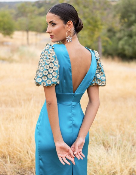 Vestido cóctel con escote espalda y manga corta abullonada