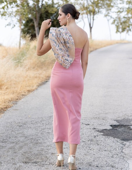 Vestido midi liso con escote asimétrico estampado