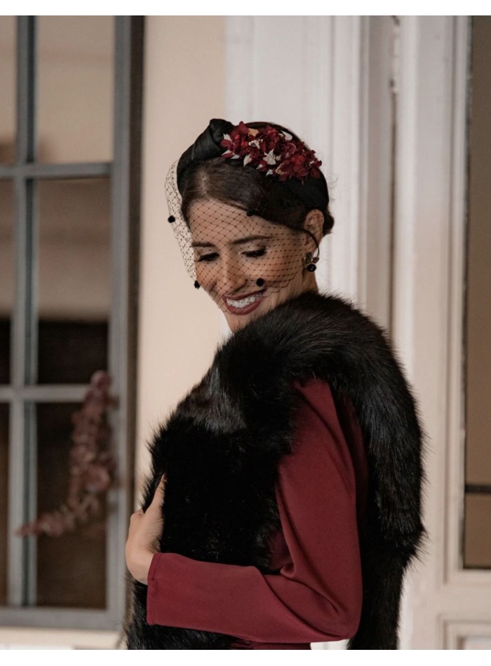 Black knotted headband with preserved flowers