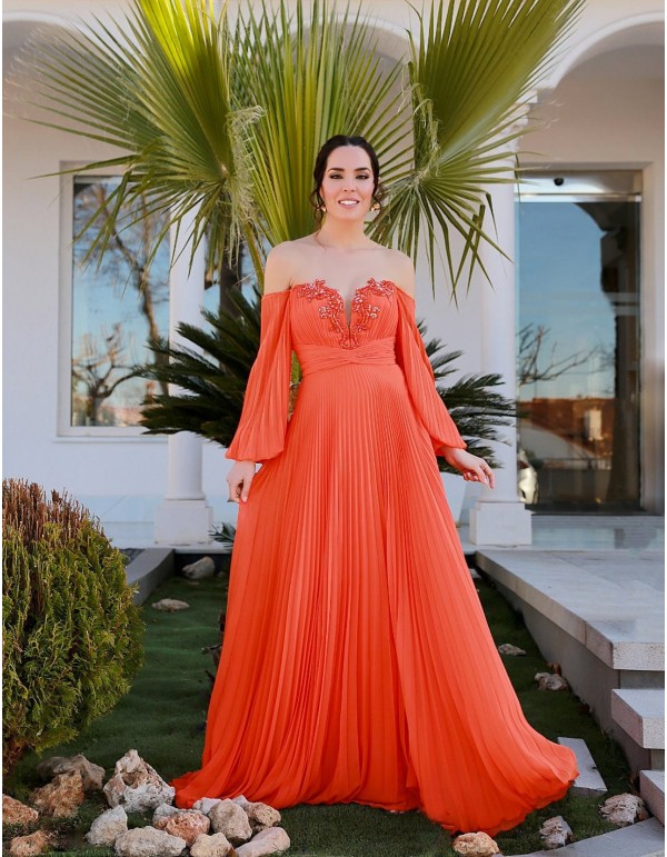 Long pleated party dress with plunging sleeves and embroideries pistachio 2