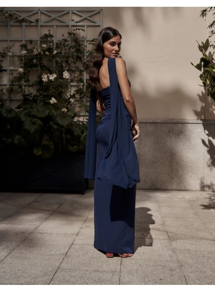 Robe longue de fête avec encolure cache-coeur...