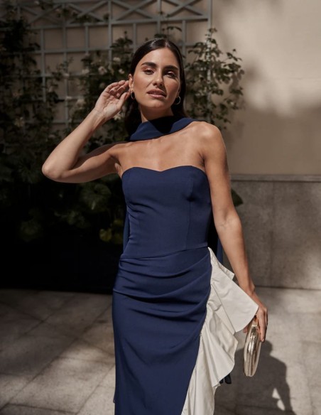 Robe longue de fête avec encolure cache-coeur et volant latéral