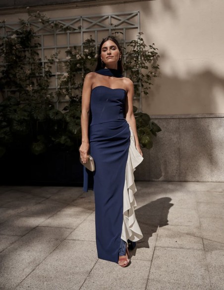 Robe longue de fête avec encolure cache-coeur et volant latéral