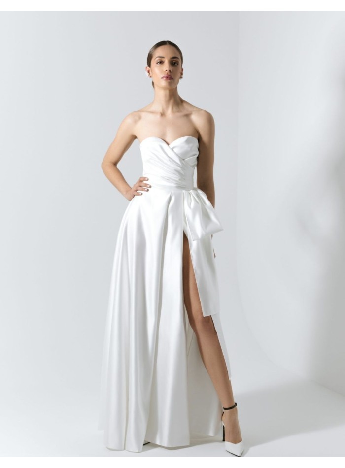 Vestido de novia largo con escote corazón