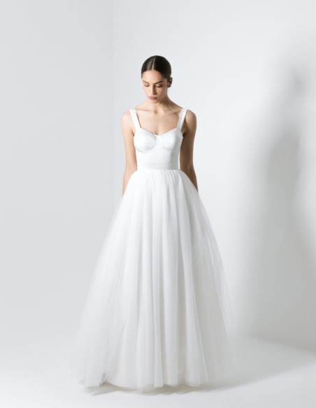 Wedding dress with long tulle skirt