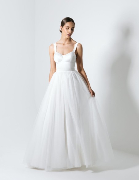 Wedding dress with long tulle skirt