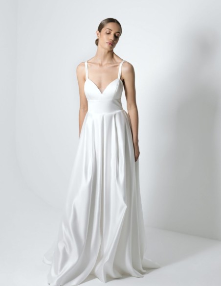 Robe de mariée coupe princesse avec dos croisé et dos nu