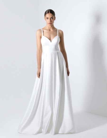 Vestido de novia con corte princesa y espalda cruzada