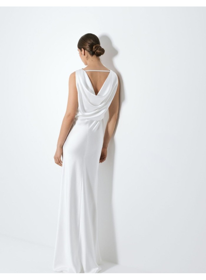 Robe de mariée à dos drapé