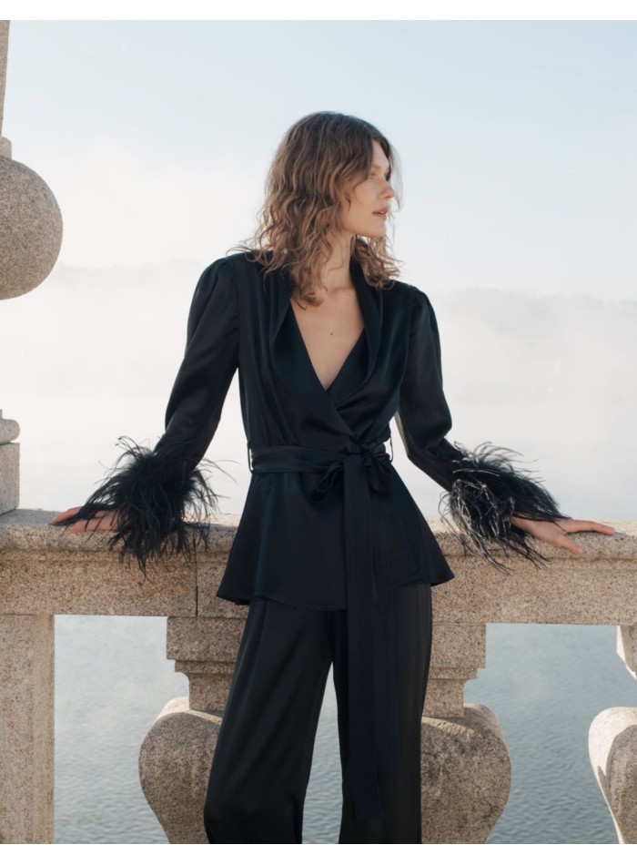 Chemisier croisé à revers et plumes