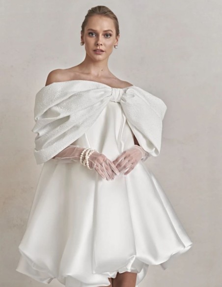 Vestido de novia marfil corto con maxi lazo