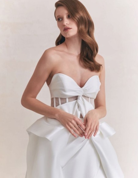 Vestido de novia marfil corto escote palabra de honor