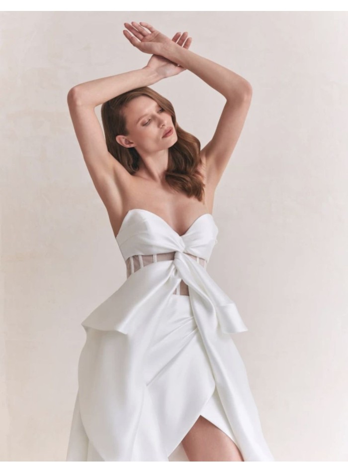 Robe courte de mariage ivoire à encolure sans...