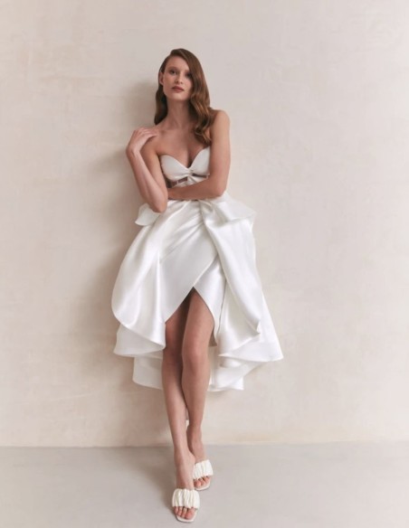 Robe courte de mariage ivoire à encolure sans bretelles