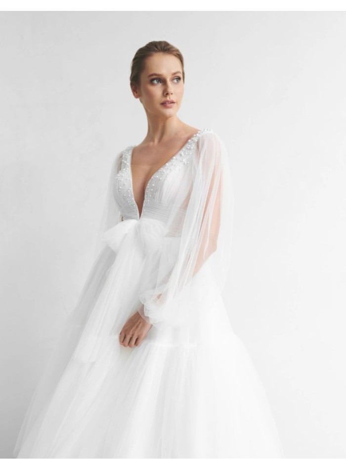 Vestido corto de novia con falda de tul