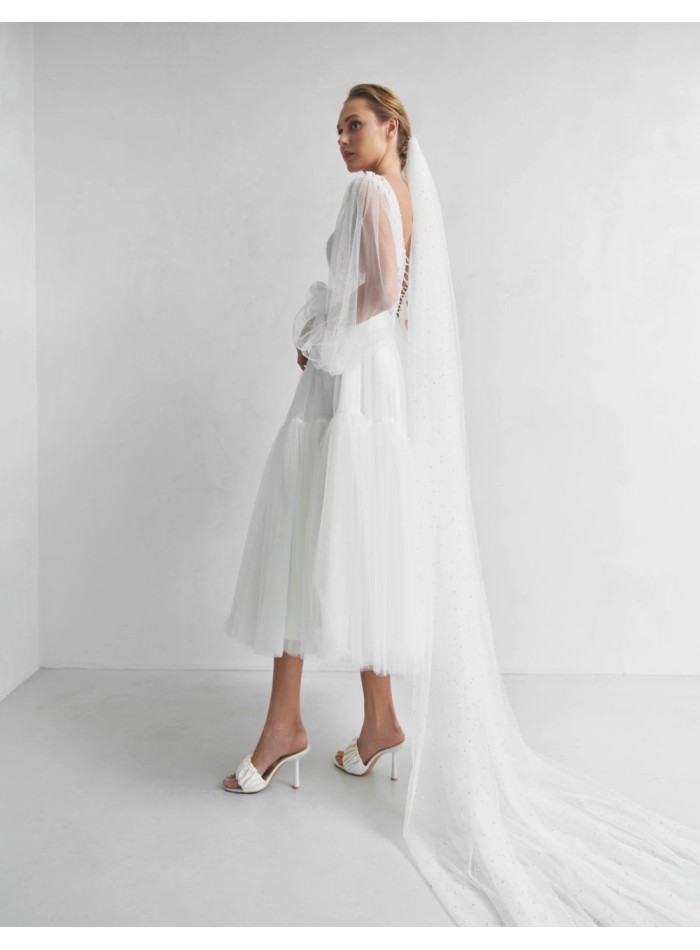 Short wedding dress with tulle skirt