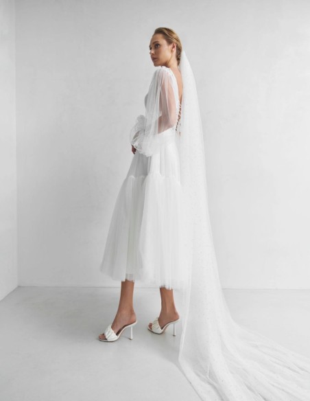 Short wedding dress with tulle skirt