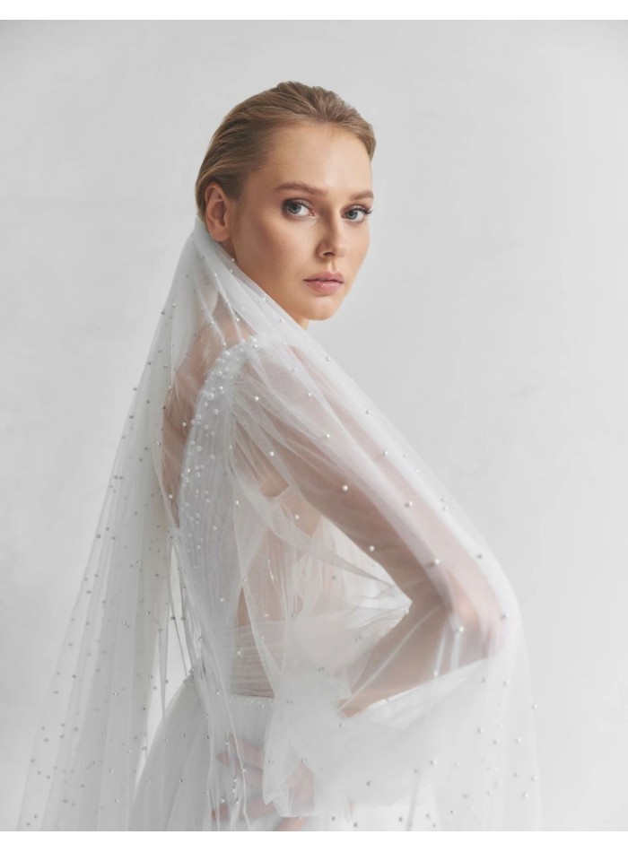 Short wedding dress with tulle skirt