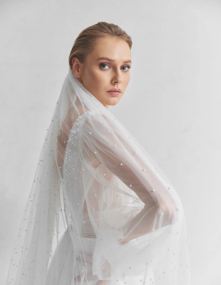 Vestido corto de novia con falda de tul