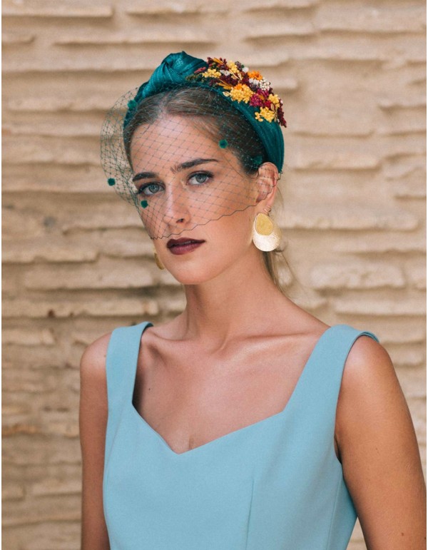 Guest headband with sinamay knot and flower details 2