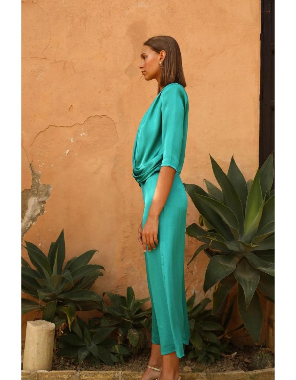 Midi set with gathered V-neckline 2