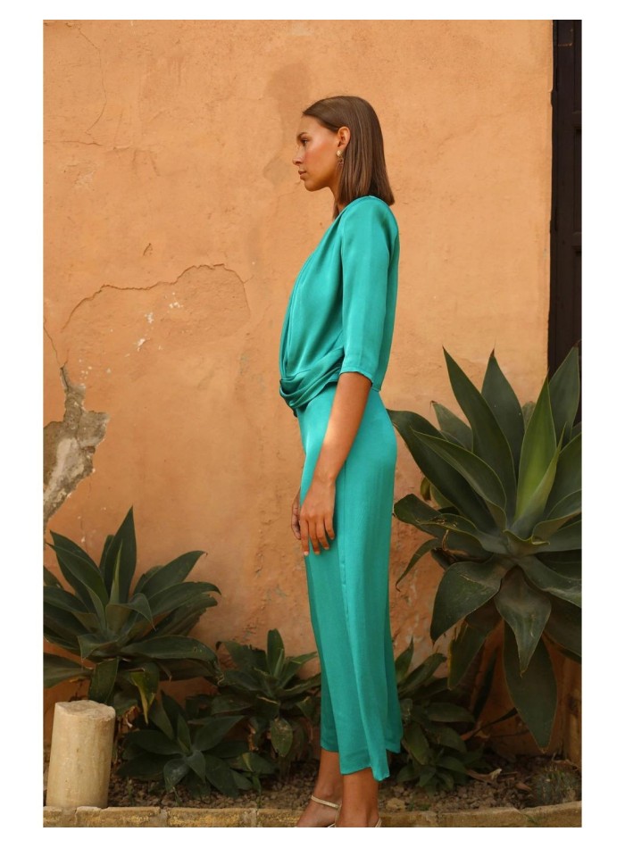 Midi set with gathered V-neckline