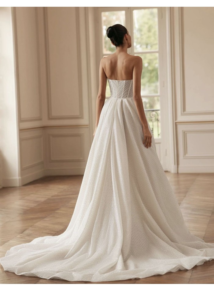 Robe longue de mariage avec encolure sans...