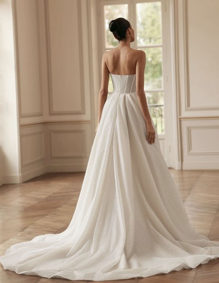 Robe longue de mariage avec encolure sans bretelles