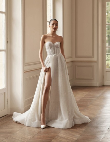 Robe longue de mariage avec encolure sans bretelles
