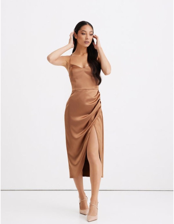 Vestido de fiesta lencero con tirantes