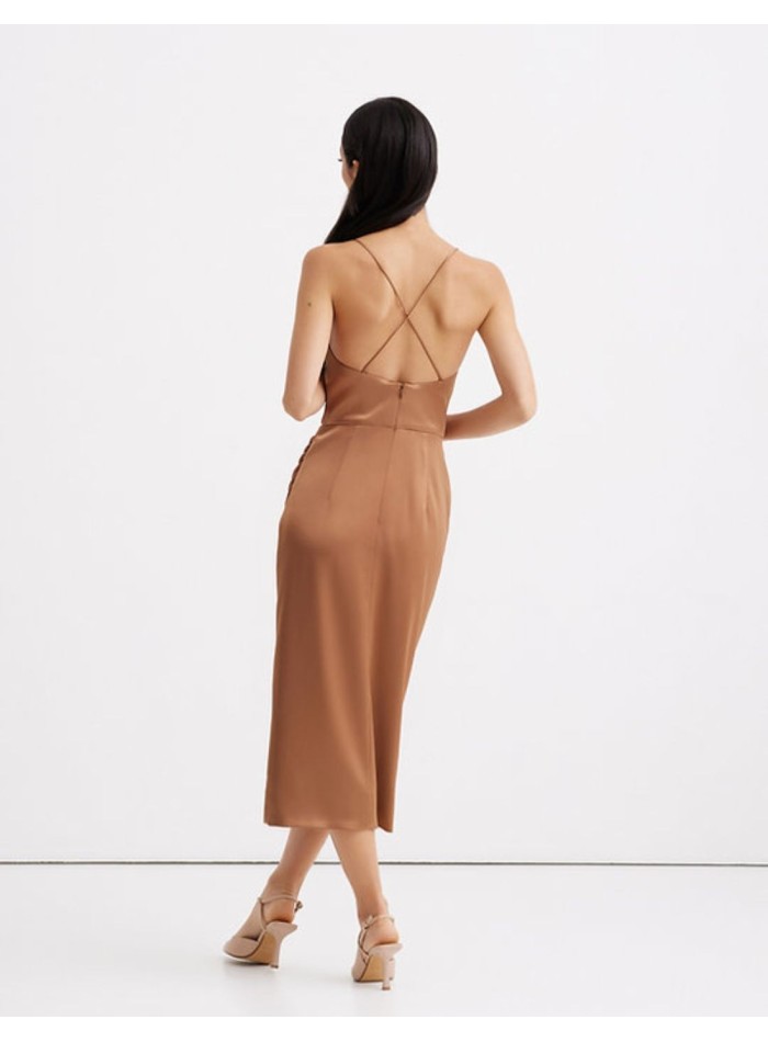 Vestido de fiesta lencero con tirantes