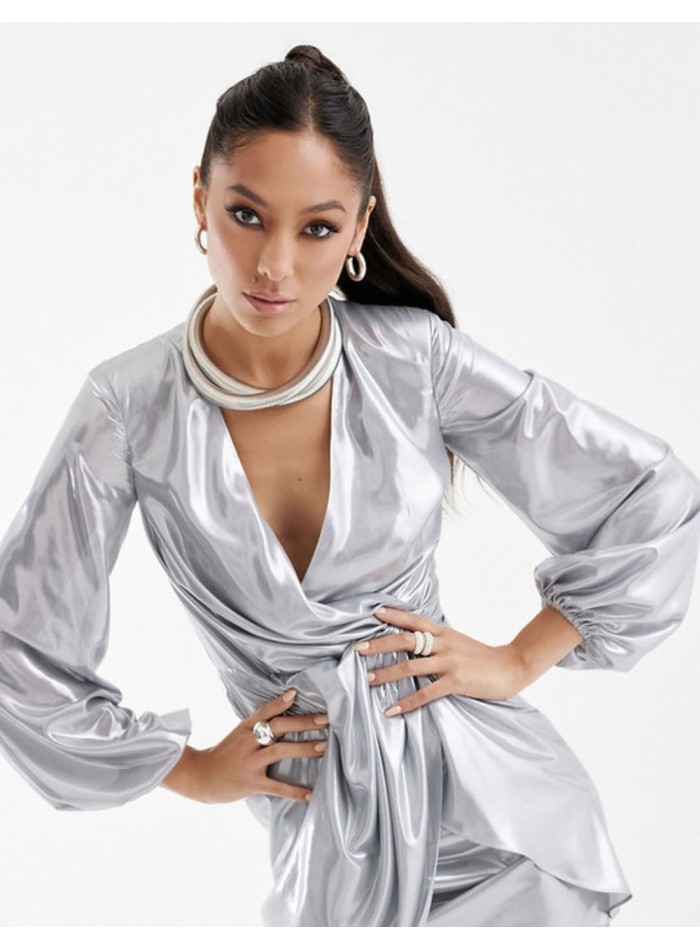 Mini robe de soirée fluide à manches longues