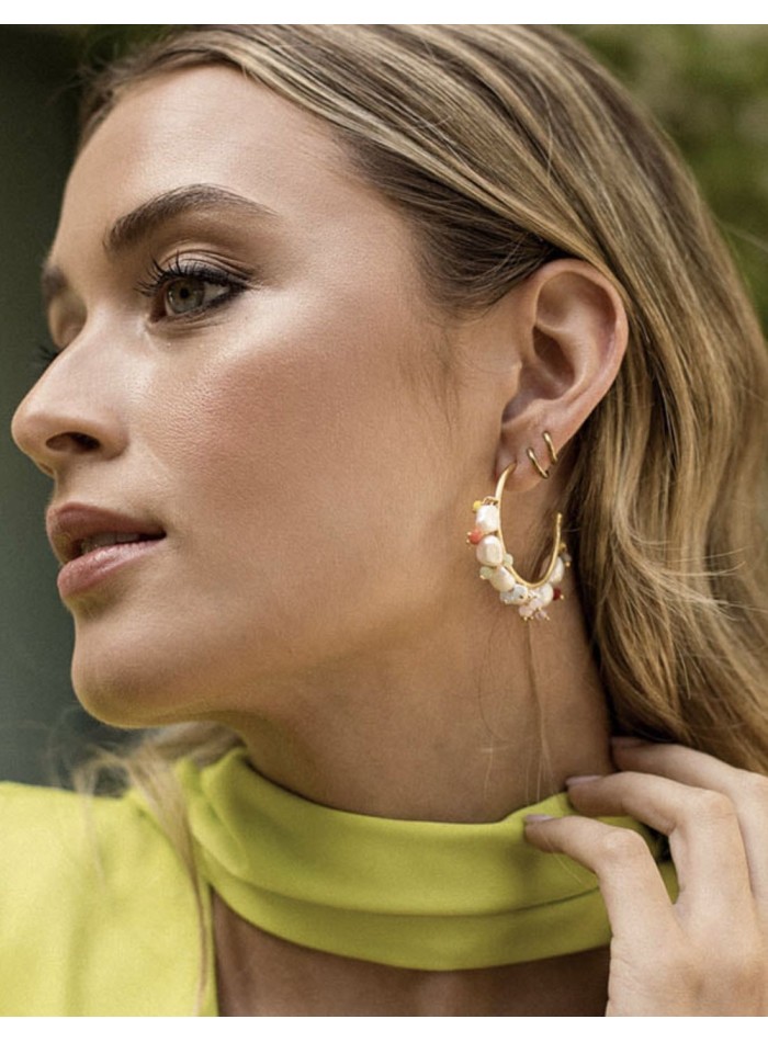 Boucle d'oreilles de fête en perles et pierres