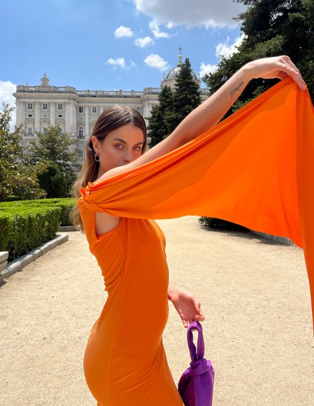 Vestido de fiesta midi ajustado con detalle capa en color naranja
